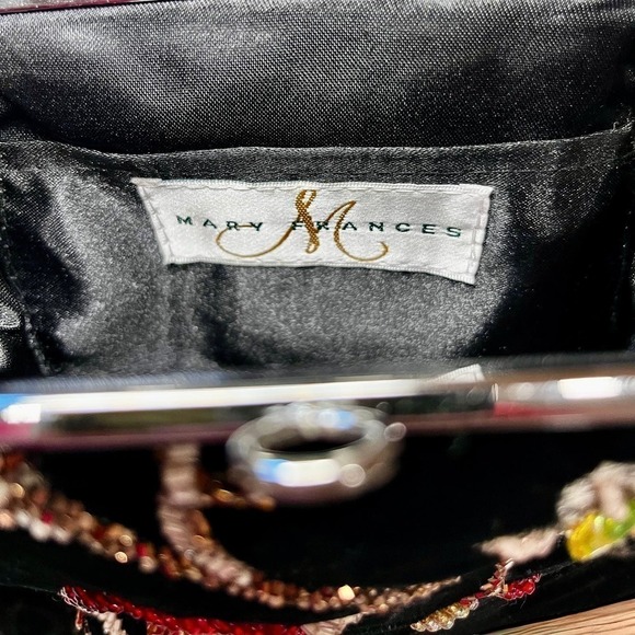 Vintage Mary Frances #1051 “Bed Of Roses” Shoulder Bag - Picture 7 of 11